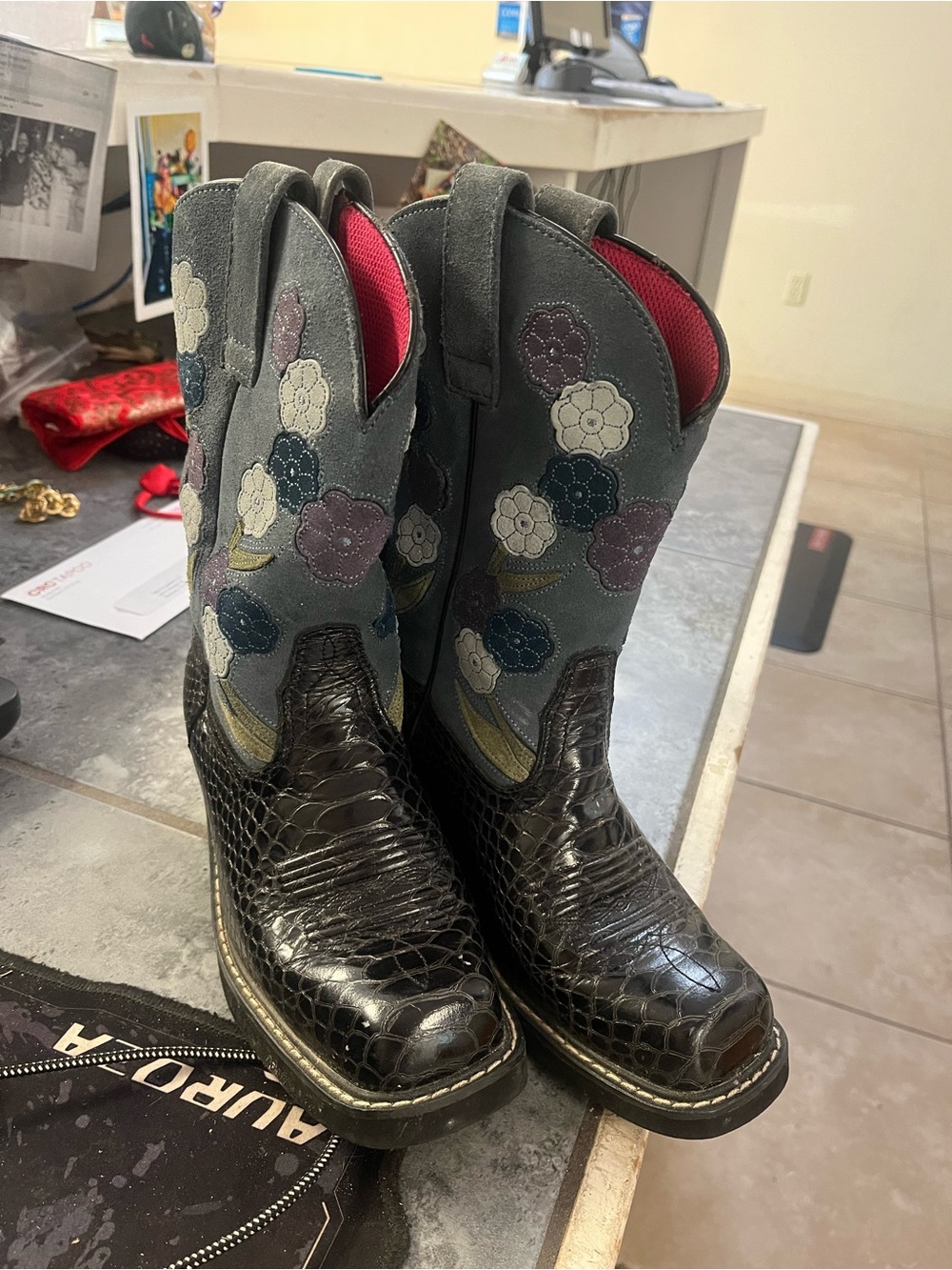 Western Floral Embroidered Cowboy Boots - Black & Gray with Pink Lining
